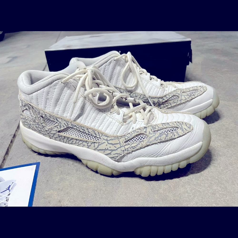 Jordan 11 Retro Low IE Cobalt (2003)